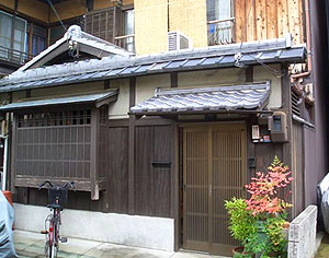 ����E���I���@